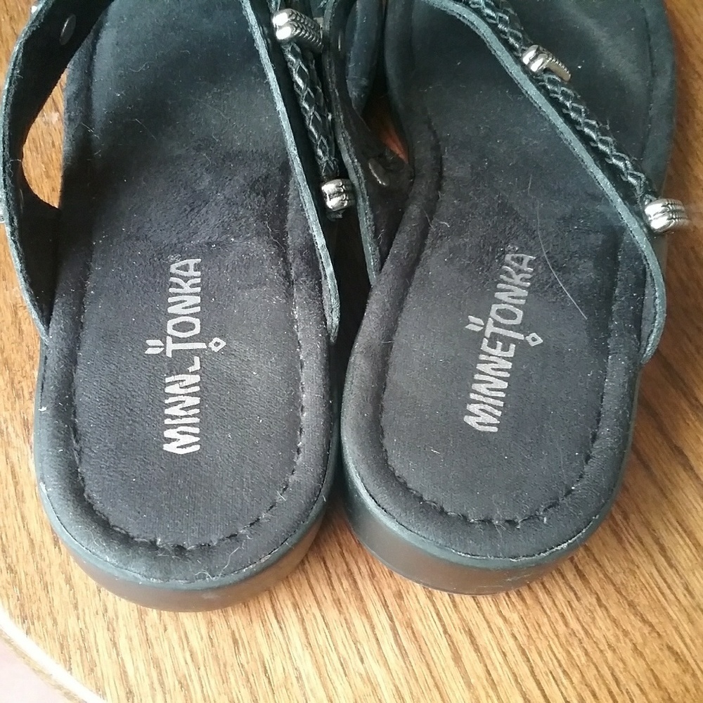 Minnetonka Black Leather Sandals Southwestern - Picture 4 of 6